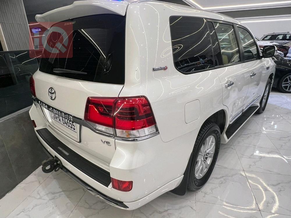 تويوتا لاندكروزر